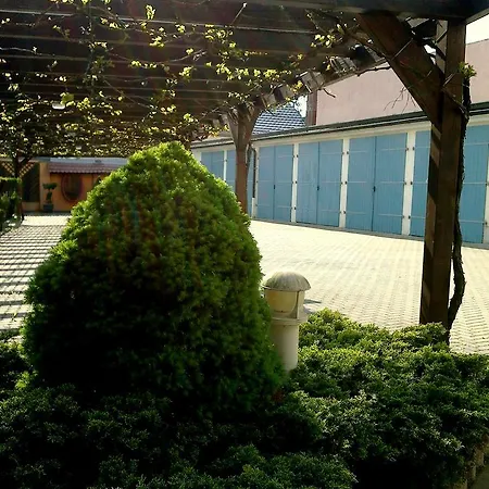 Hotel Weisse Taube 3*