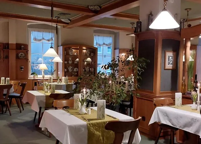 Weisse Taube 3* دوبلن